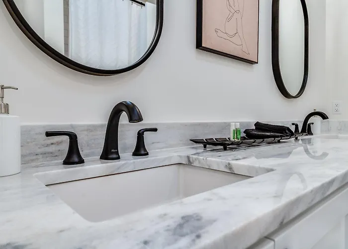 Brand New Designer Townhome In The Middle Of Town *